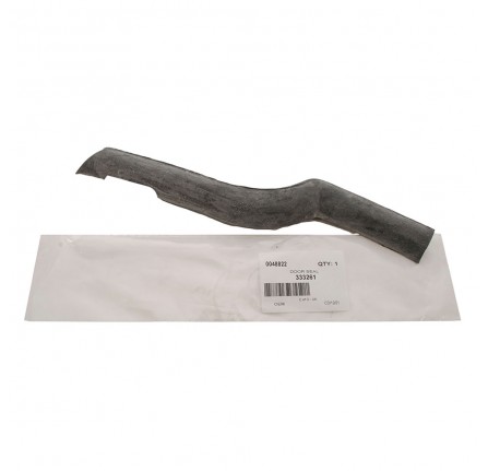 Rear Side Door Vertical Seal Lower RH 109 Station Wagon