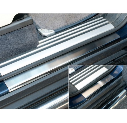 Lower Sill Step Covers Brushed