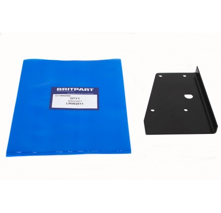 Tailboard Corner Bracket LH Defender 90/110 Galv from Vin VA109549