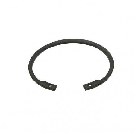 Circlip Rear Bearing Mainshaft 4 Speed V8 Gear Box.