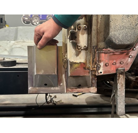 A Post Bottom Repair Section LH - Discovery 1 and Range Rover Classic
