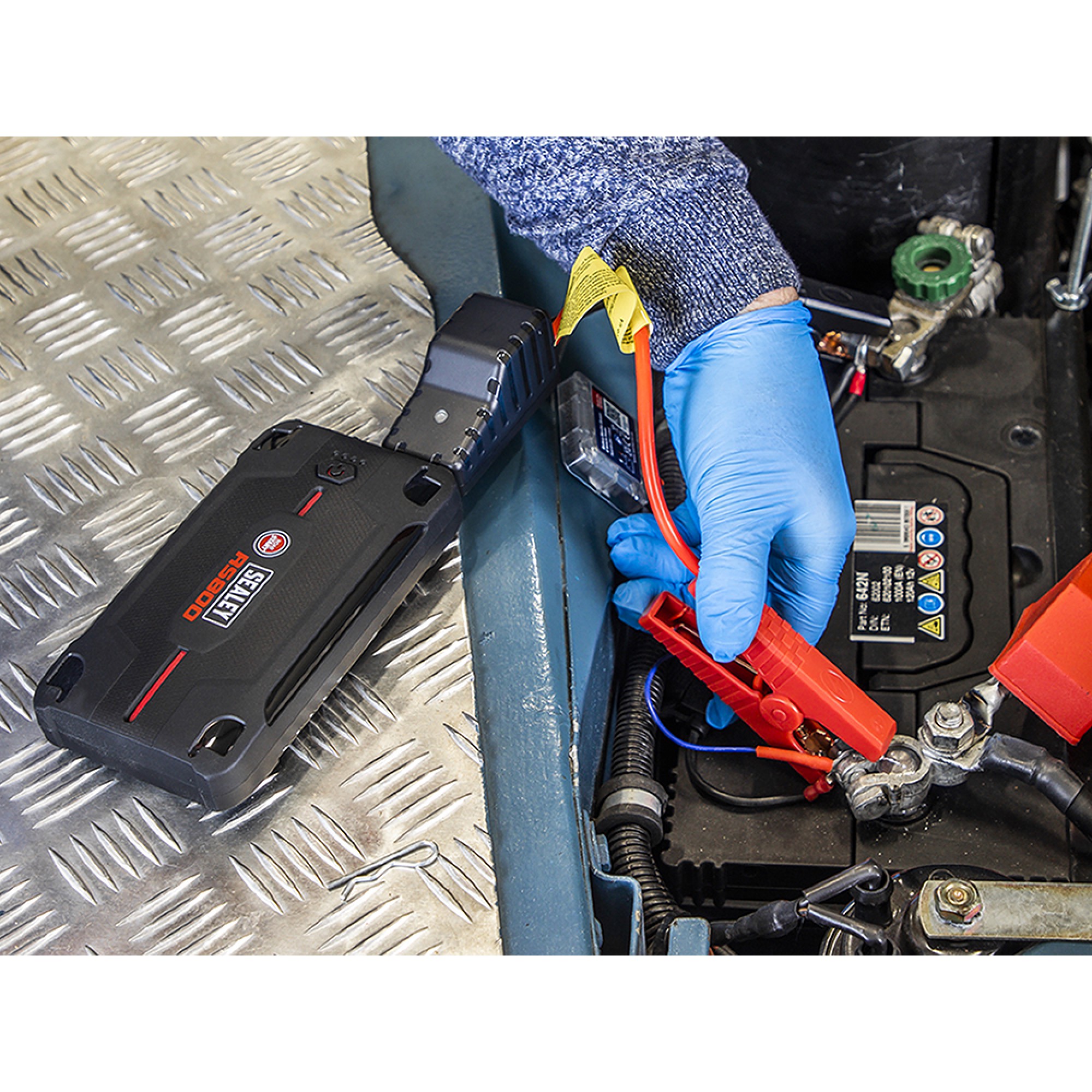 Sealey 12V Lithium-ion Jump Starter Power Pack 800A