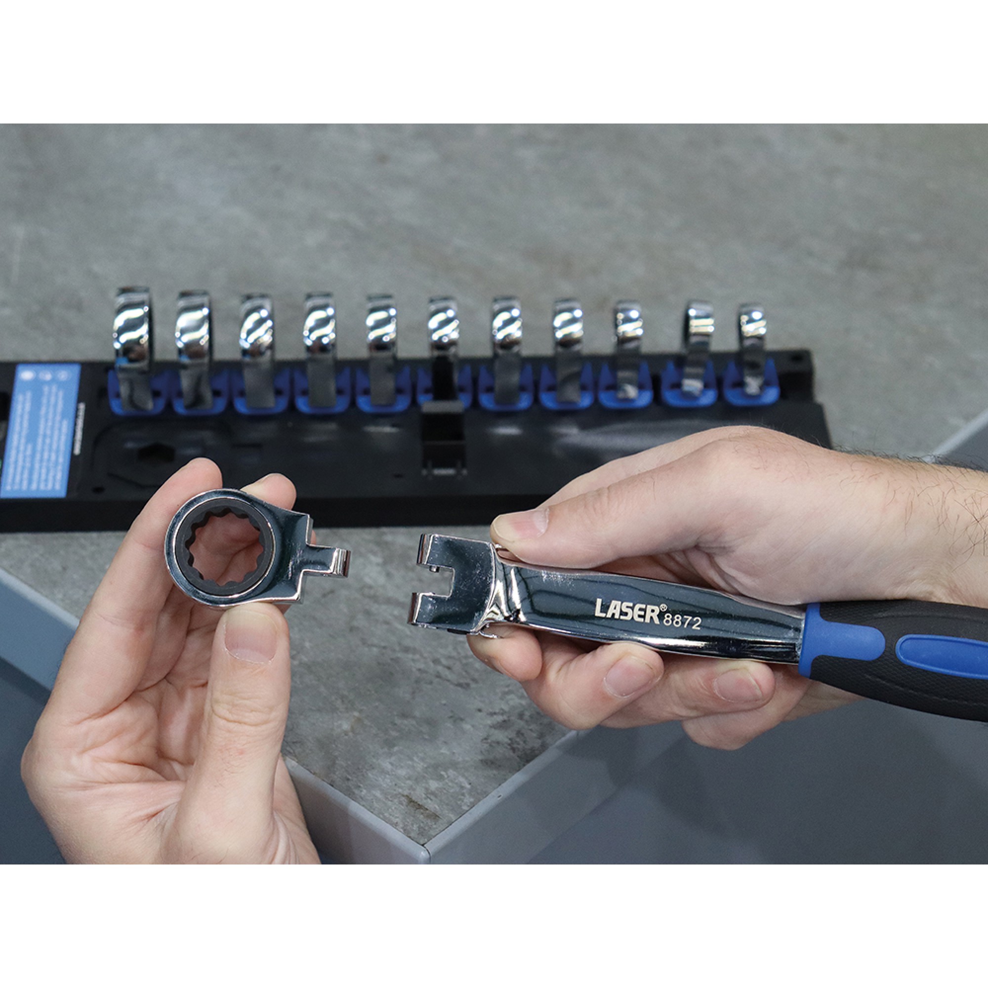 Laser Multi Head Rachet Spanner Set Comes Complete with 12 Interchangeable Rachet Ring Spanner Heads Size 8mm up to 19mm
