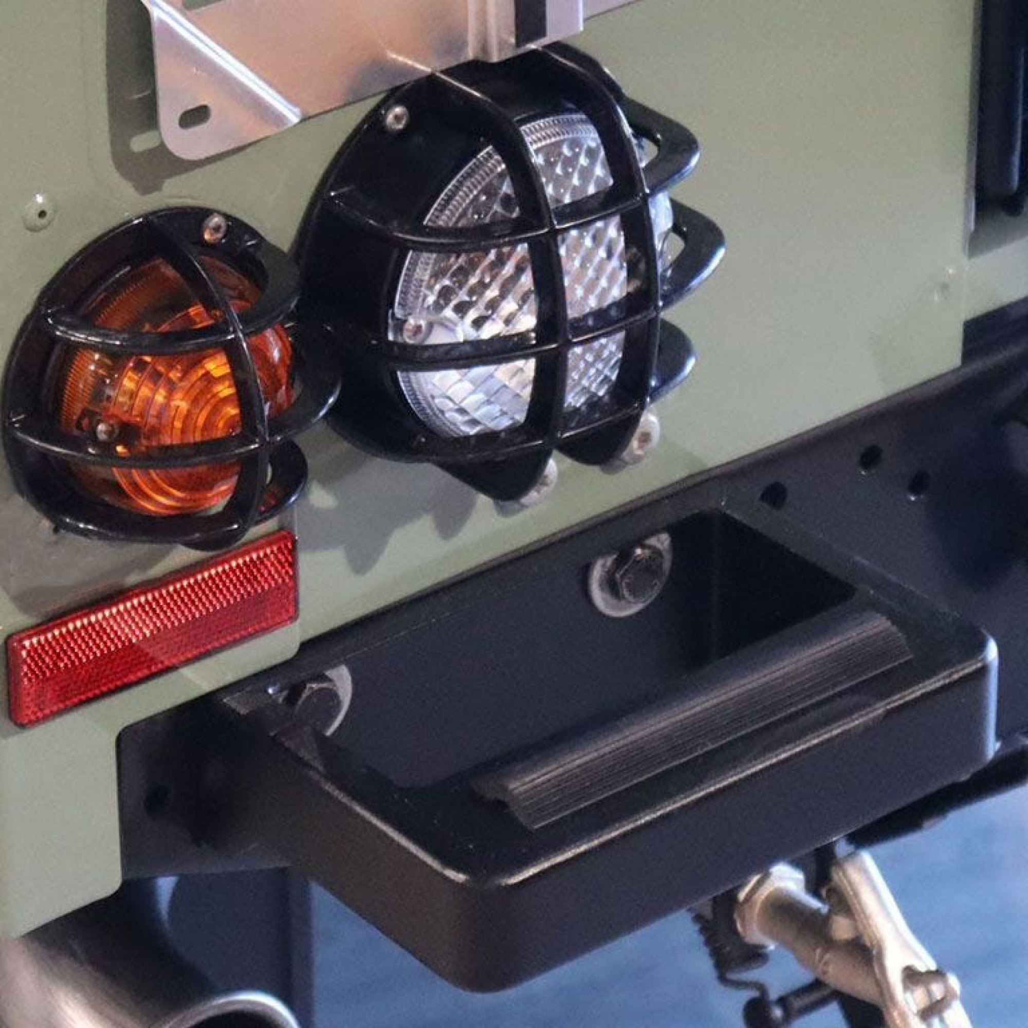 Front Runner Ladder (2-PIECE) for Defender 90/110 (83-16)