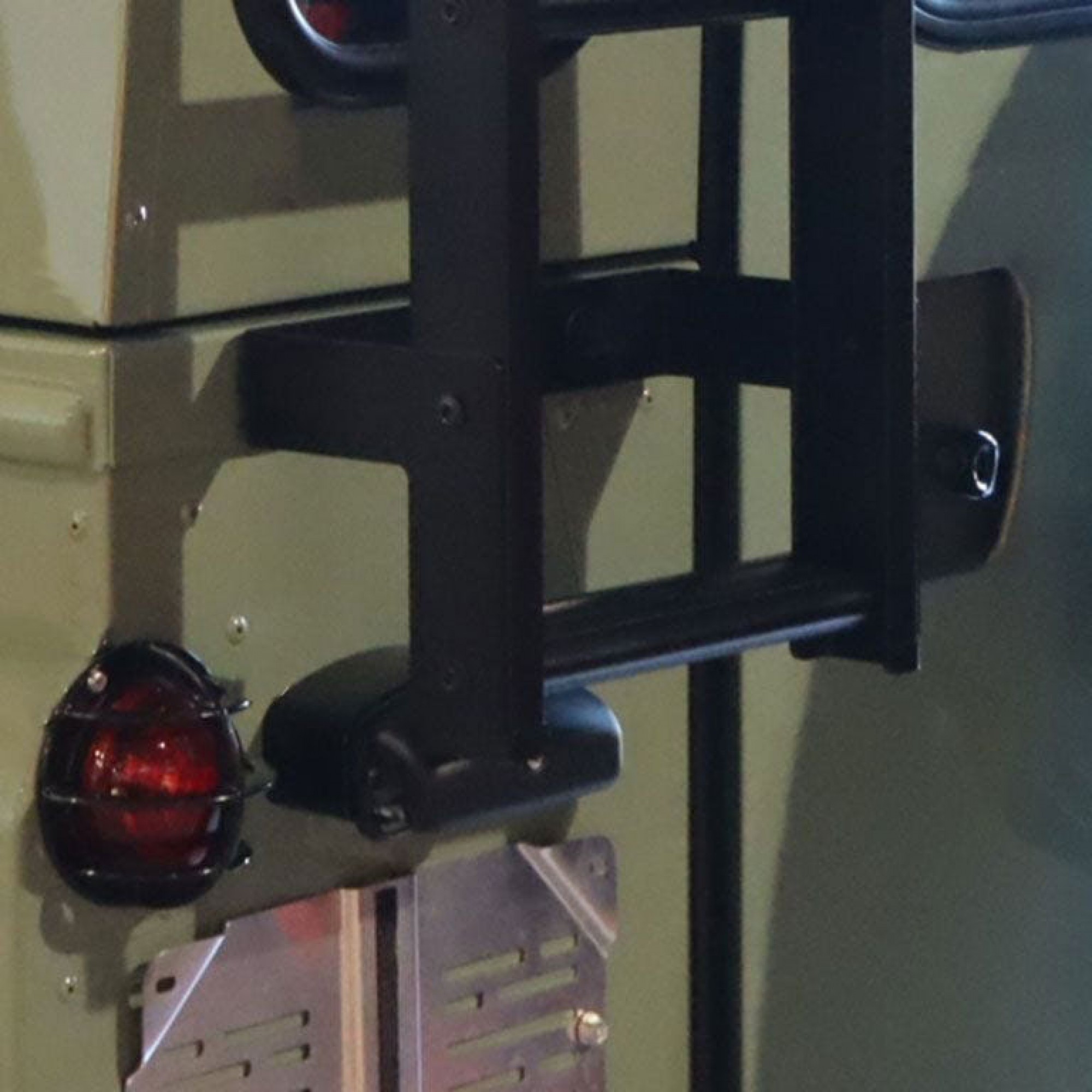 Front Runner Ladder (2-PIECE) for Defender 90/110 (83-16)