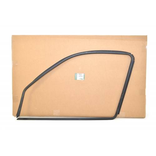 CGE000170 - Genuine LH Front Door Glass Outer Seal