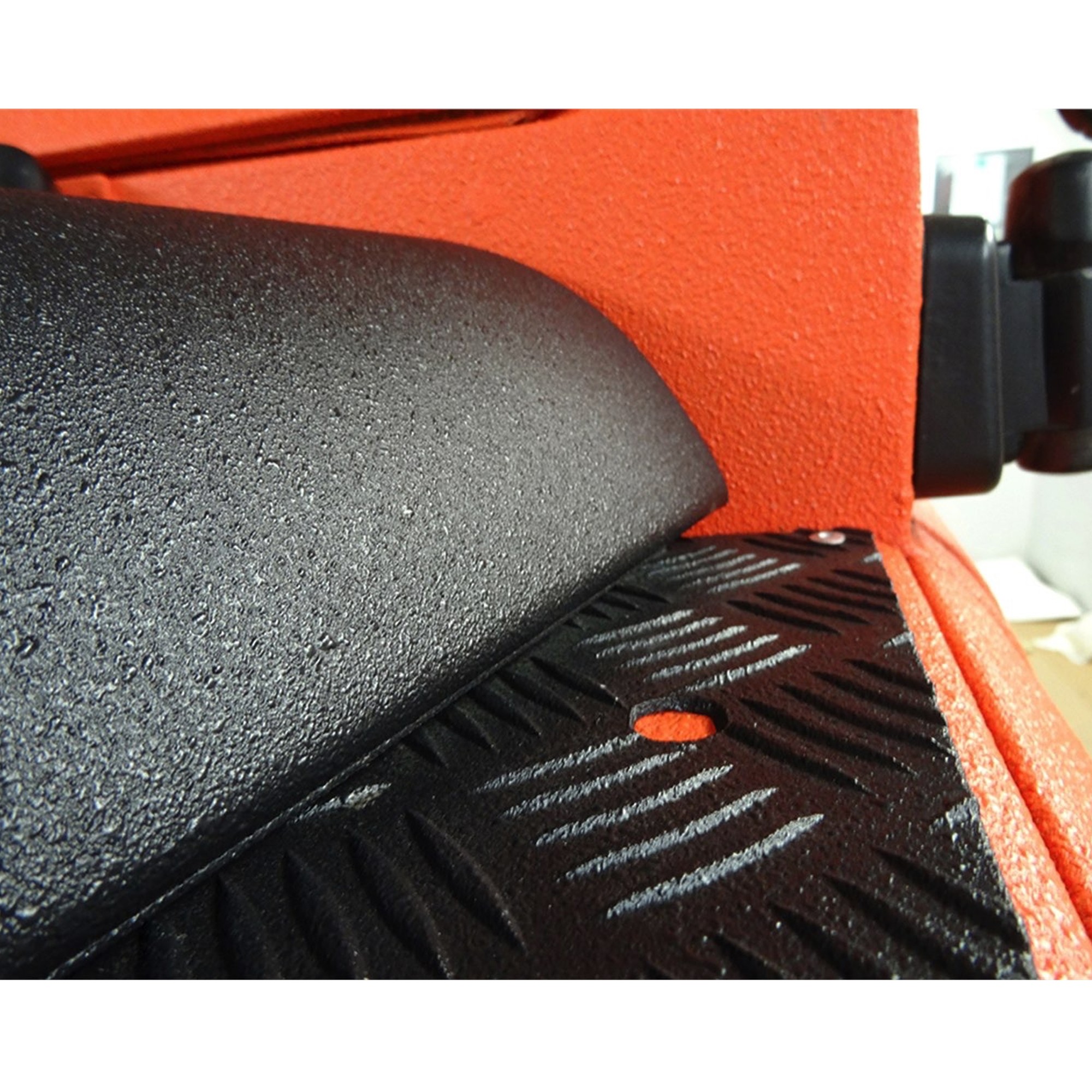 Raptor - 4LTR Kit Black Kit Contains 4LTR Raptor and 250ML Raptor Hardner
