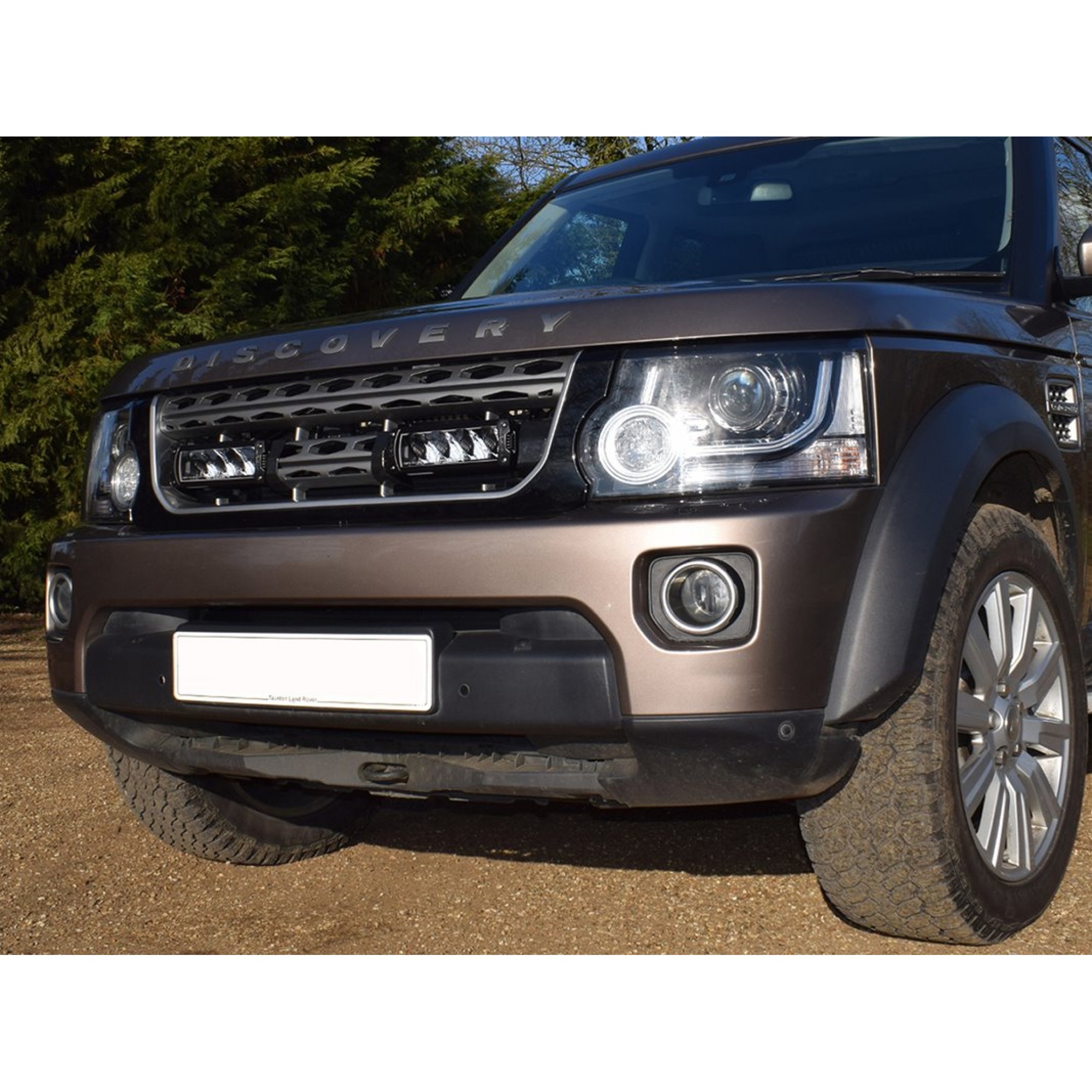 Lazer Discovery 4 Grille Led Light & Mount Kit (2014 Onwards)