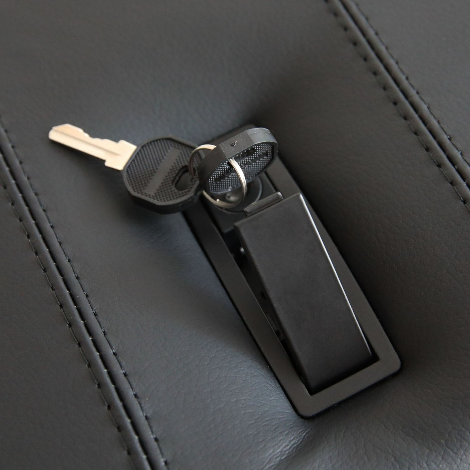 Premium Loc Box Black Leather