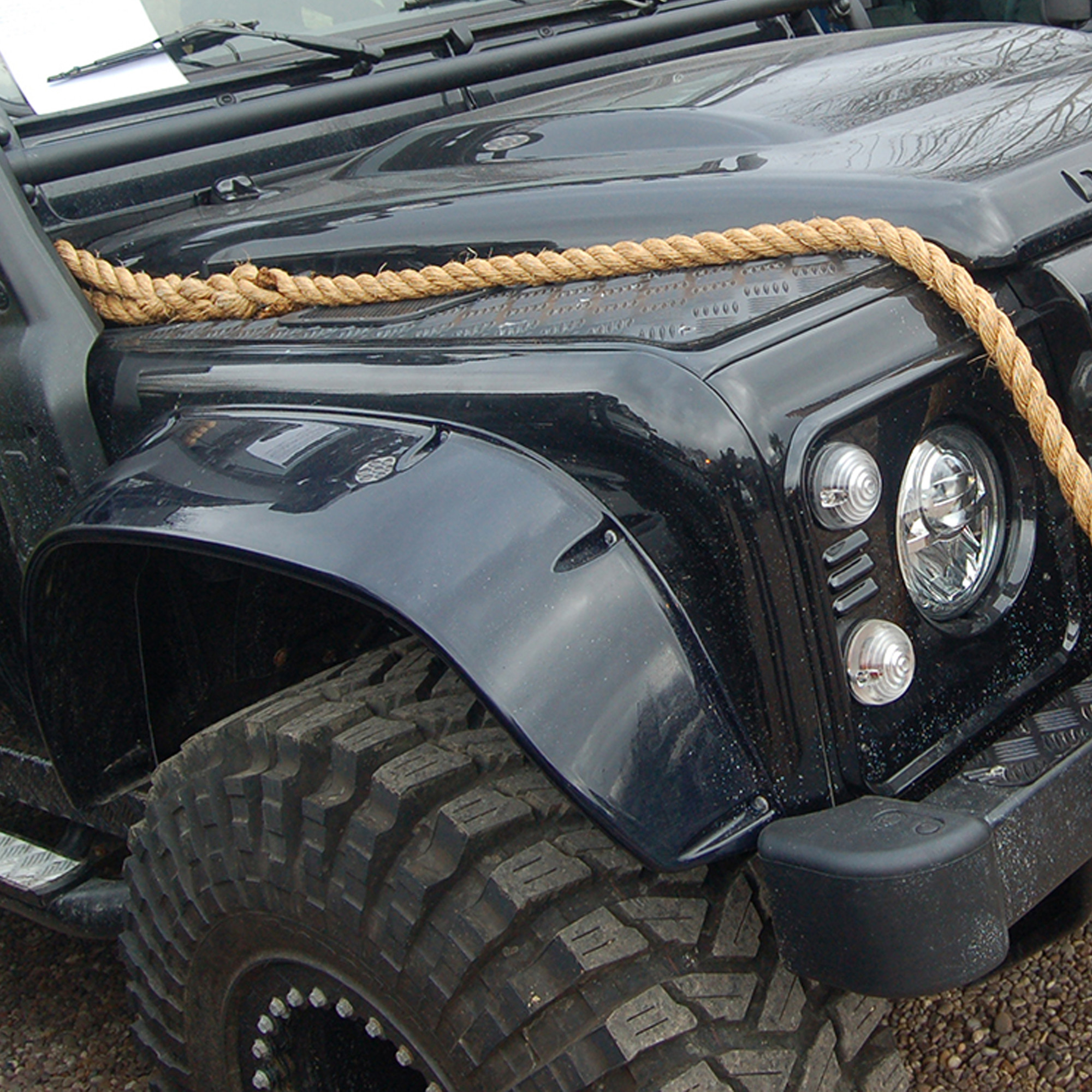 James Bond Spectre 110 Wheel Arch Kit Only Fits 90 with Modifications.
