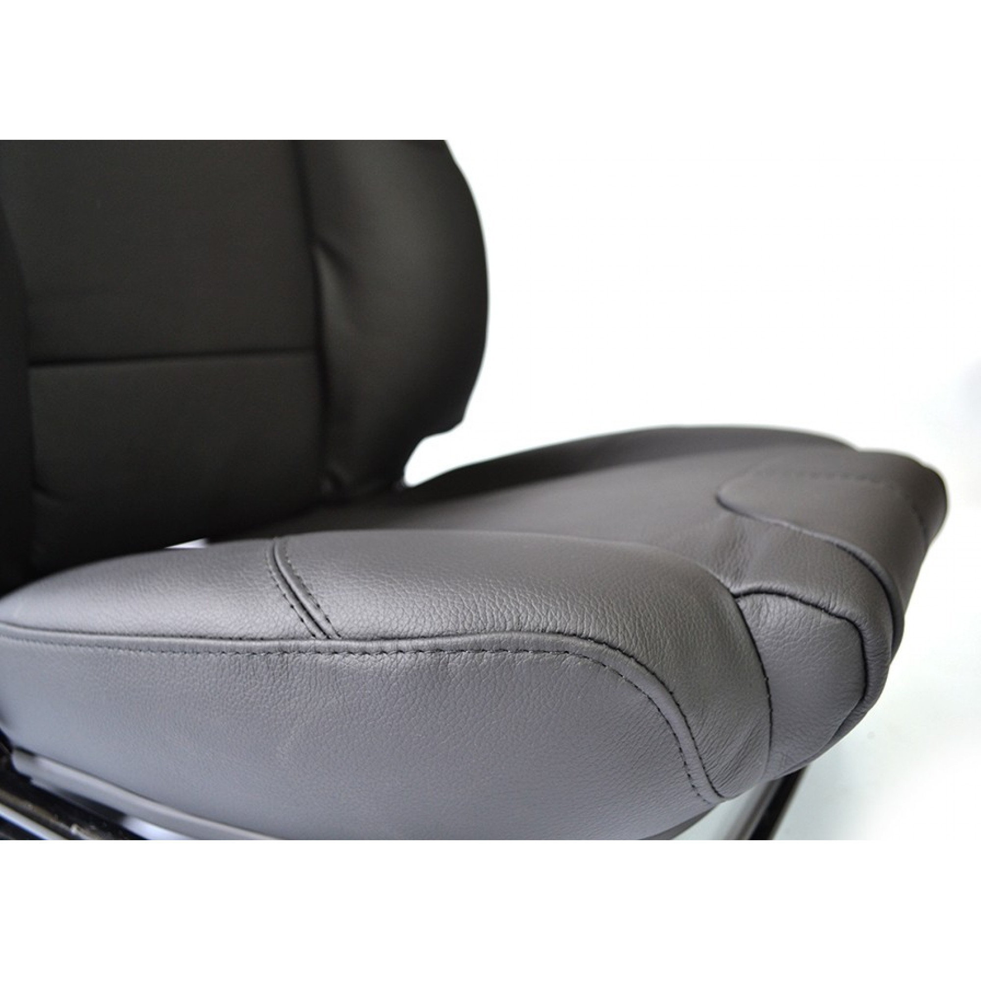 Elite Seat Pair in Black Leather Inc Fixings
