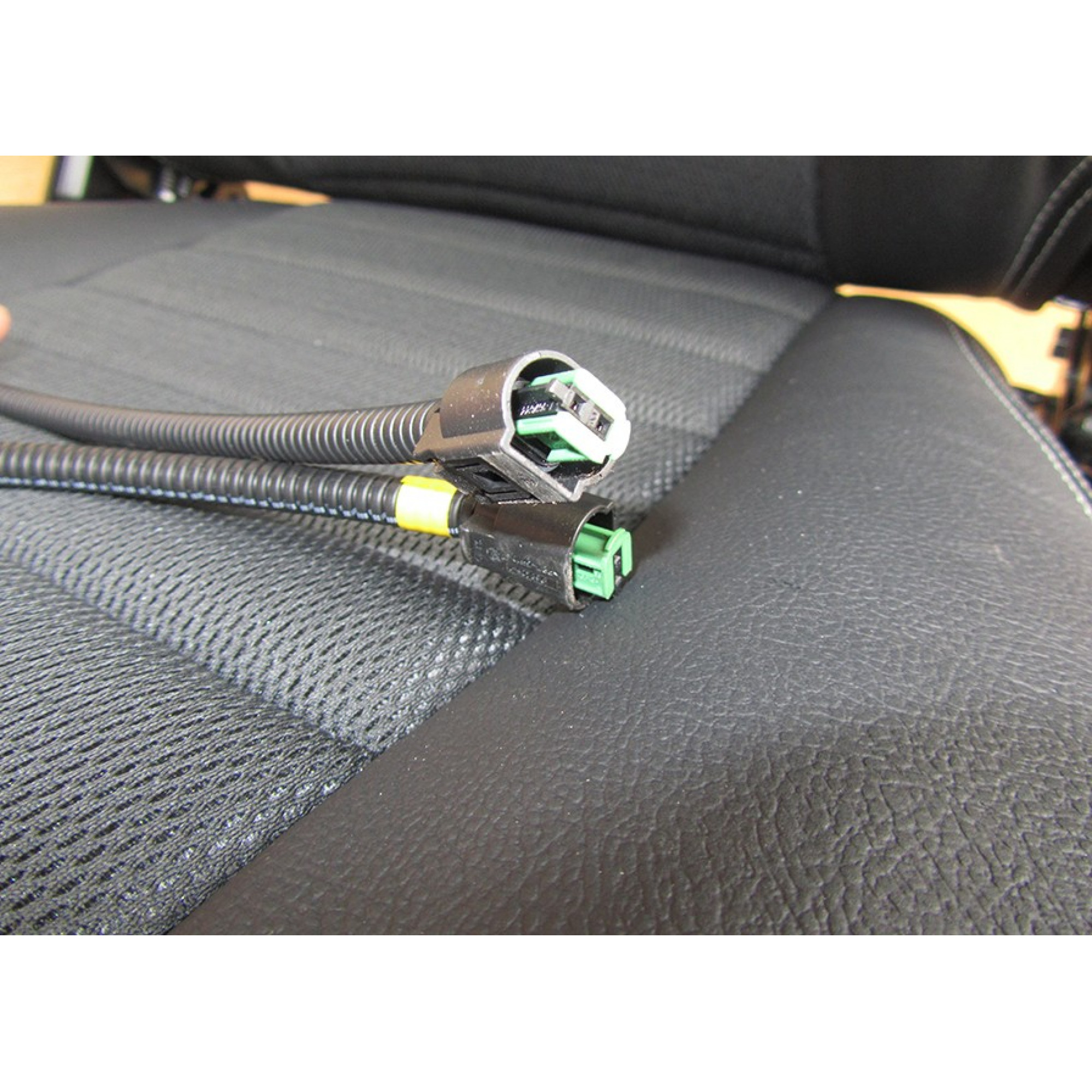 Puma Left Hand Seat - Xs Black Rack - Heated