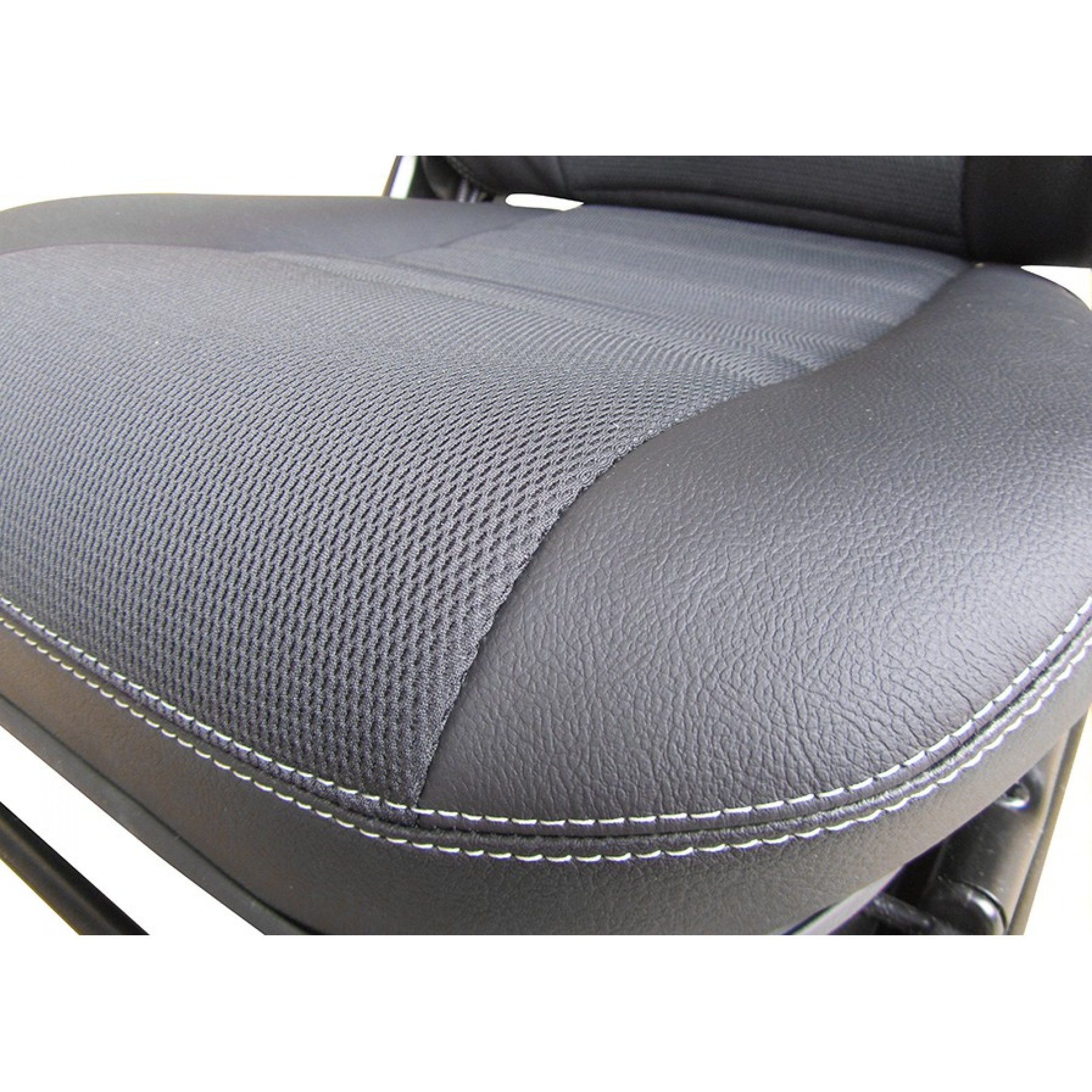 Puma Left Hand Seat - Xs Black Rack - Heated