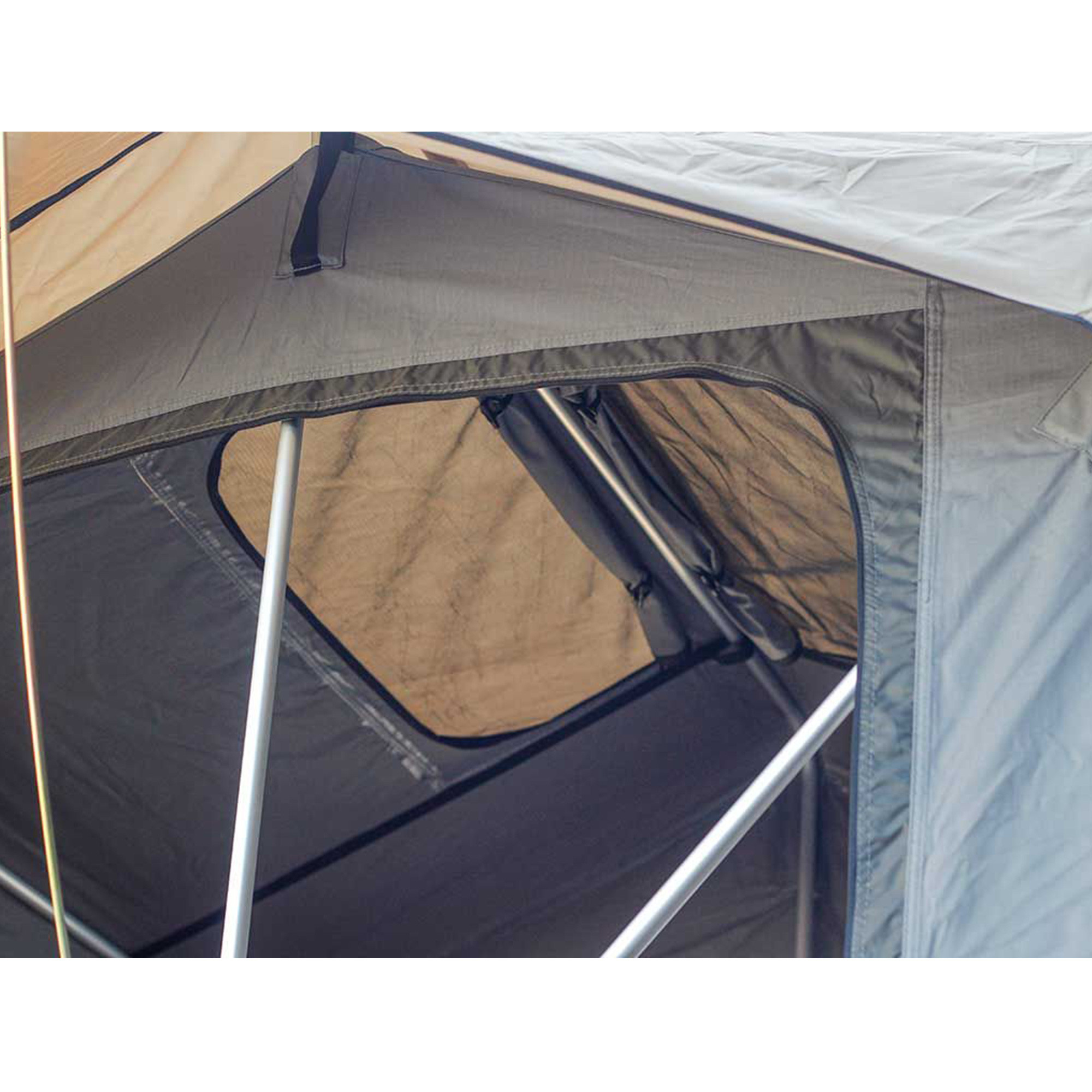 Front Runner Roof Top Tent A 1.3M (4.3') Wide Roof Top Tent That Is 2.5M (8.2') Long When Unfolded. - (Delivery Surcharge Applies) Consists Of: 1 x Tent 1 x Flysheet 1 x Aluminium Ladder 1 x Mattress 1 x Tent Cover 1 x Rod Kit 1 x Mounting St