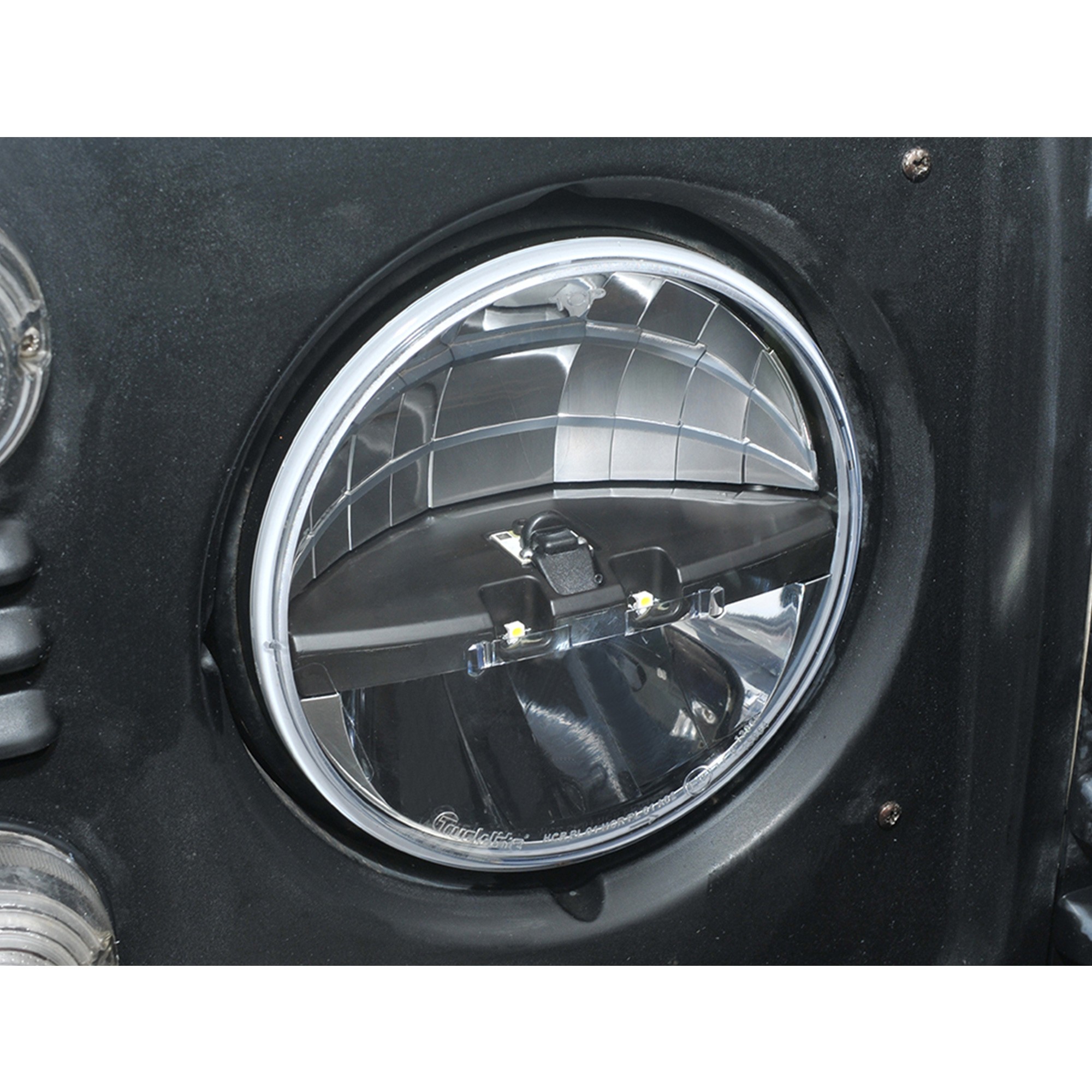Trucklite 7" Led Defender RHD Headlamps 12/24V - Pair