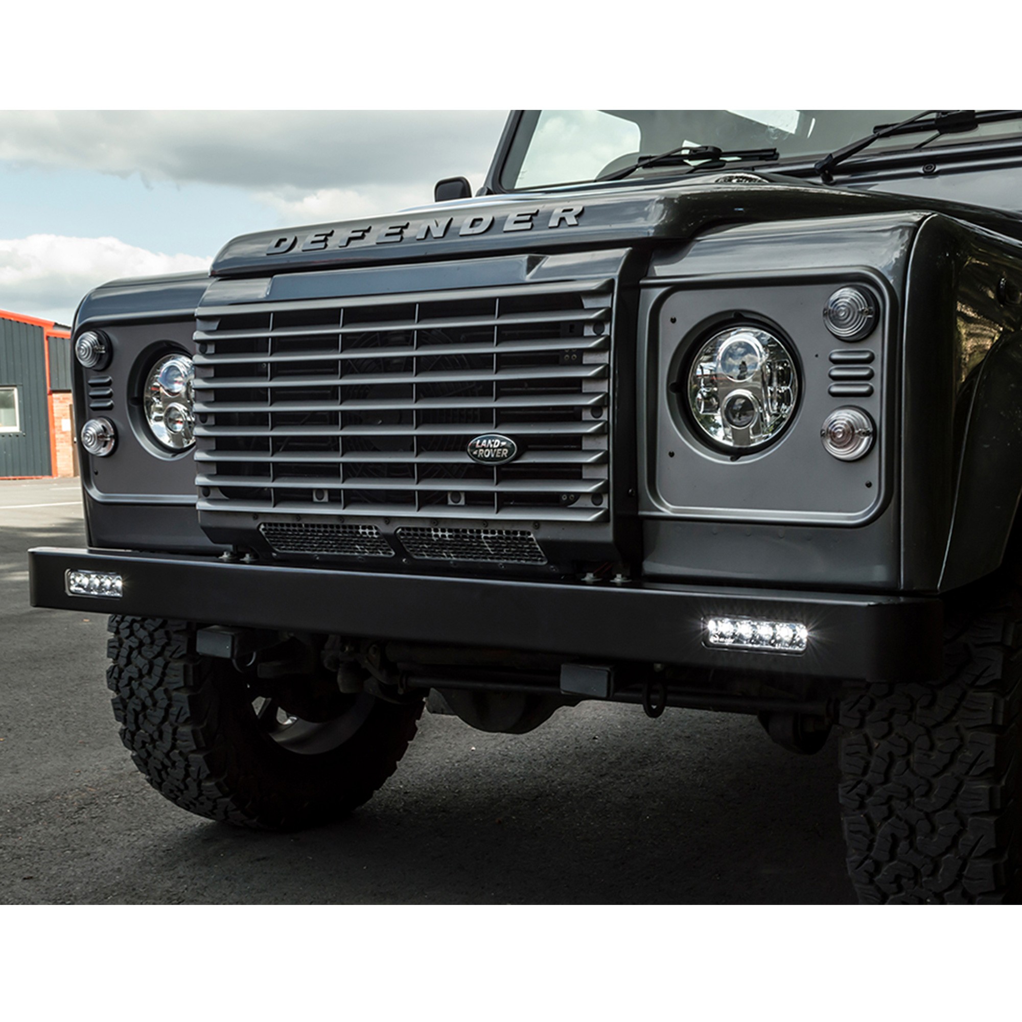 Front Bumper with Ring Led Lamp for Defender 90/110/130