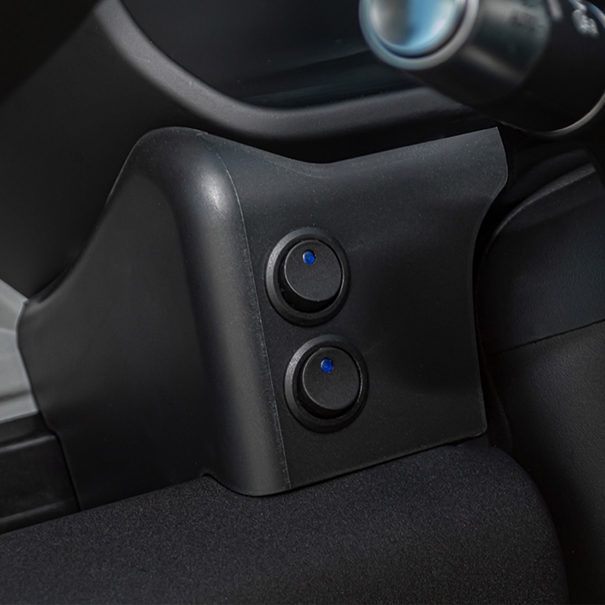 Auxiliary Light Pod Inc 2 Switches for Defender 2020