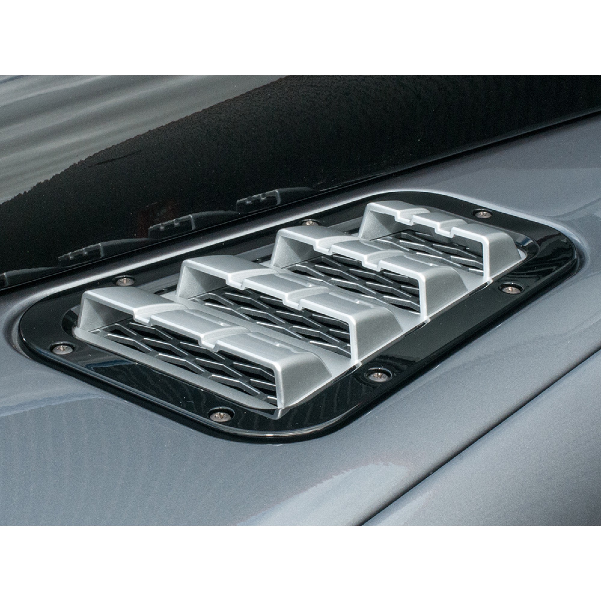 Xs Bonnet Vent Set Black with Silver Mesh