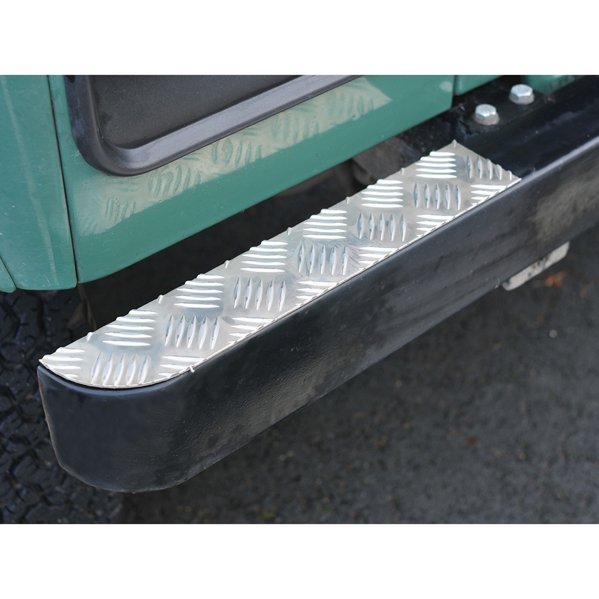 Bumper Top Chequer for Defender