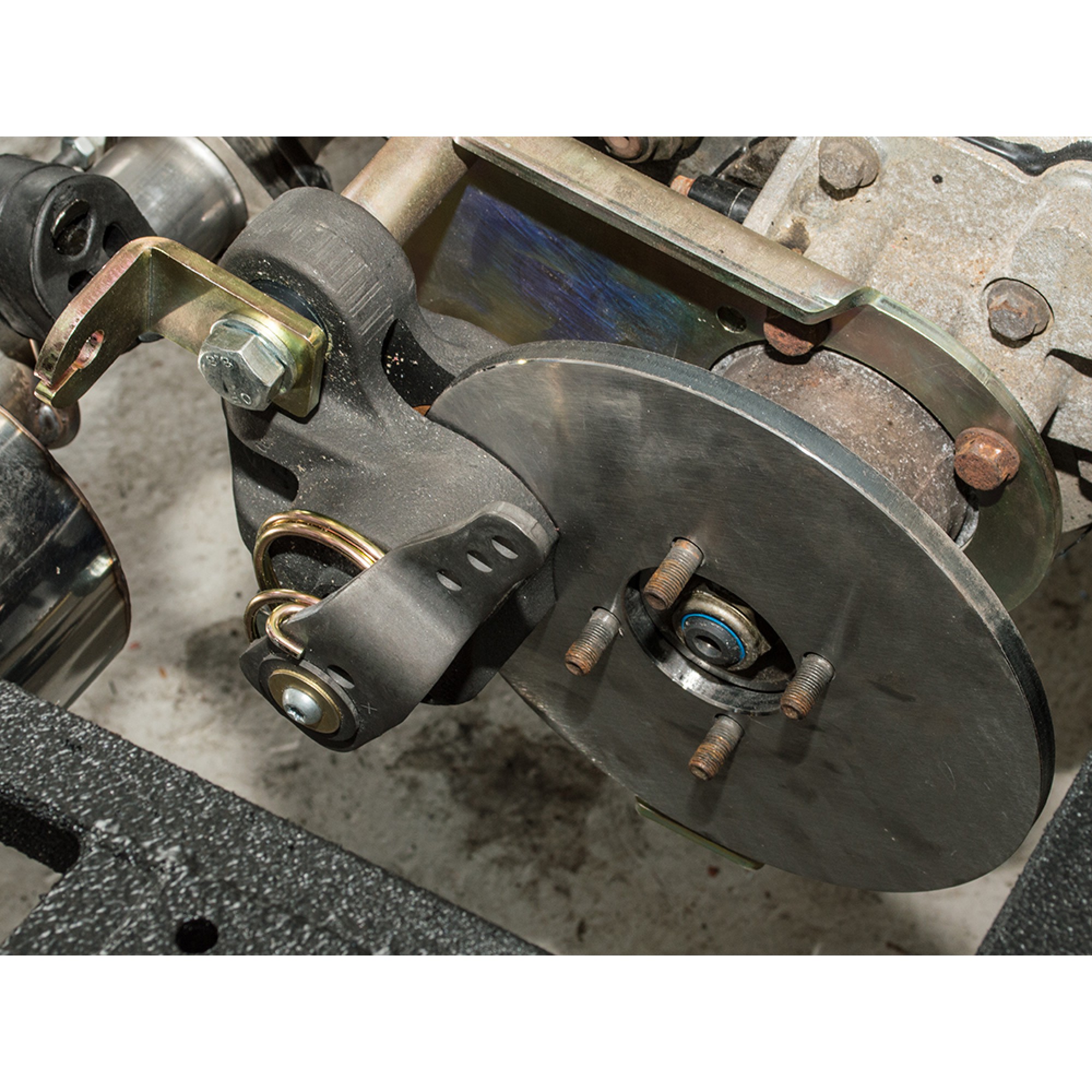 Handbrake Conversion Kit from Drum to Disc for Discovery 1 Discovery 2 and Range Rover Classic Will Not Fit Borg Warner Or LT95 Transferbox