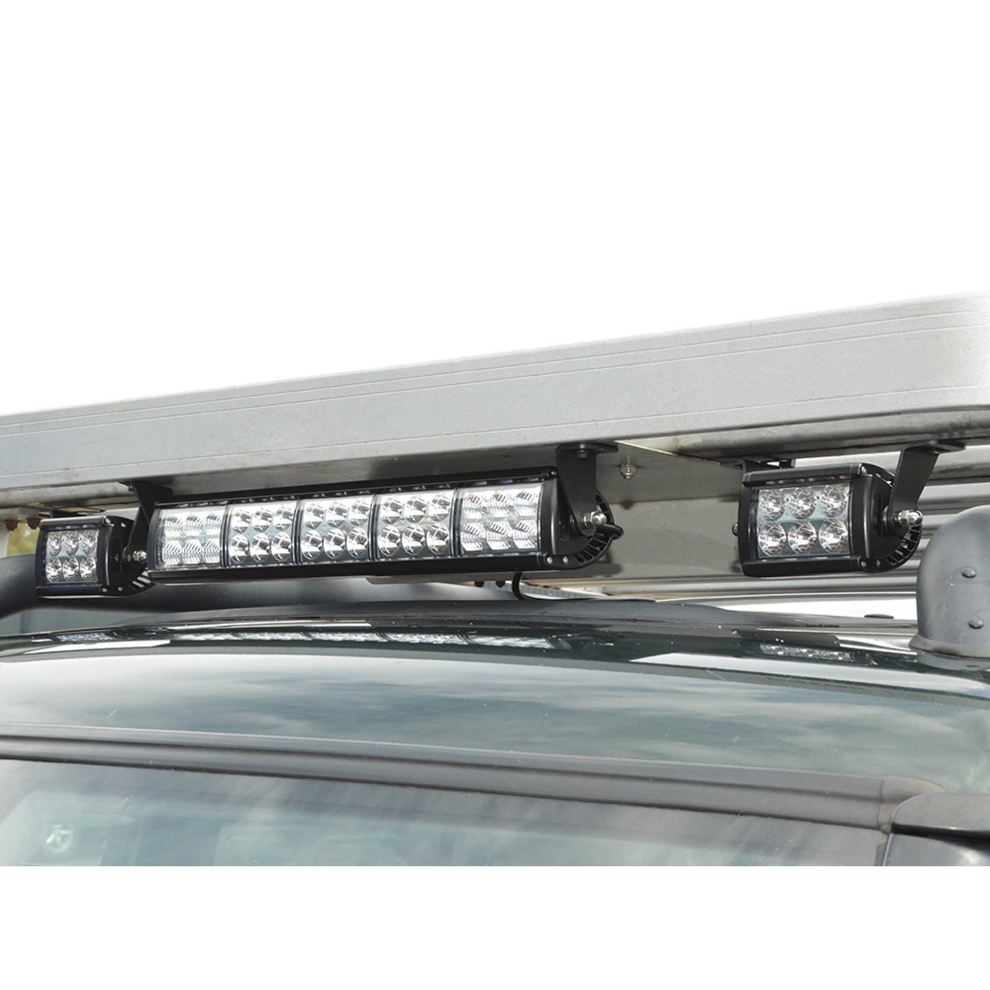 Led Light Bar 500mm Combination Beam 90W 7500 Lumens H 98mm x W 574mm x d91mm Aluminium Housing/Stainless Steel Brackets Clear Polycarbonate Lens 500mm Cable Length Dual Voltage 12/24V IP67 Waterproof Rating