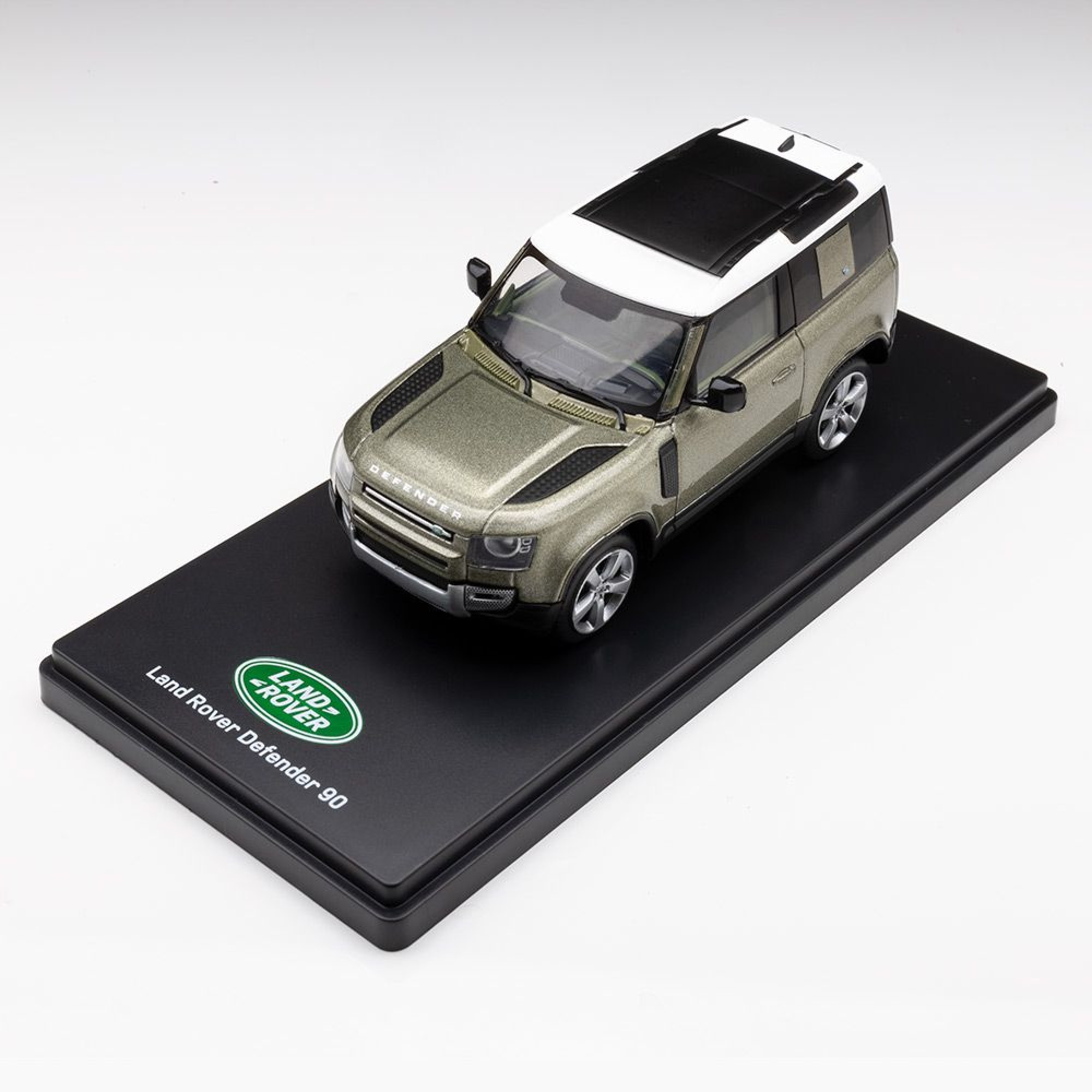 Land Rover New Defender 90 Scale Mode 1:43