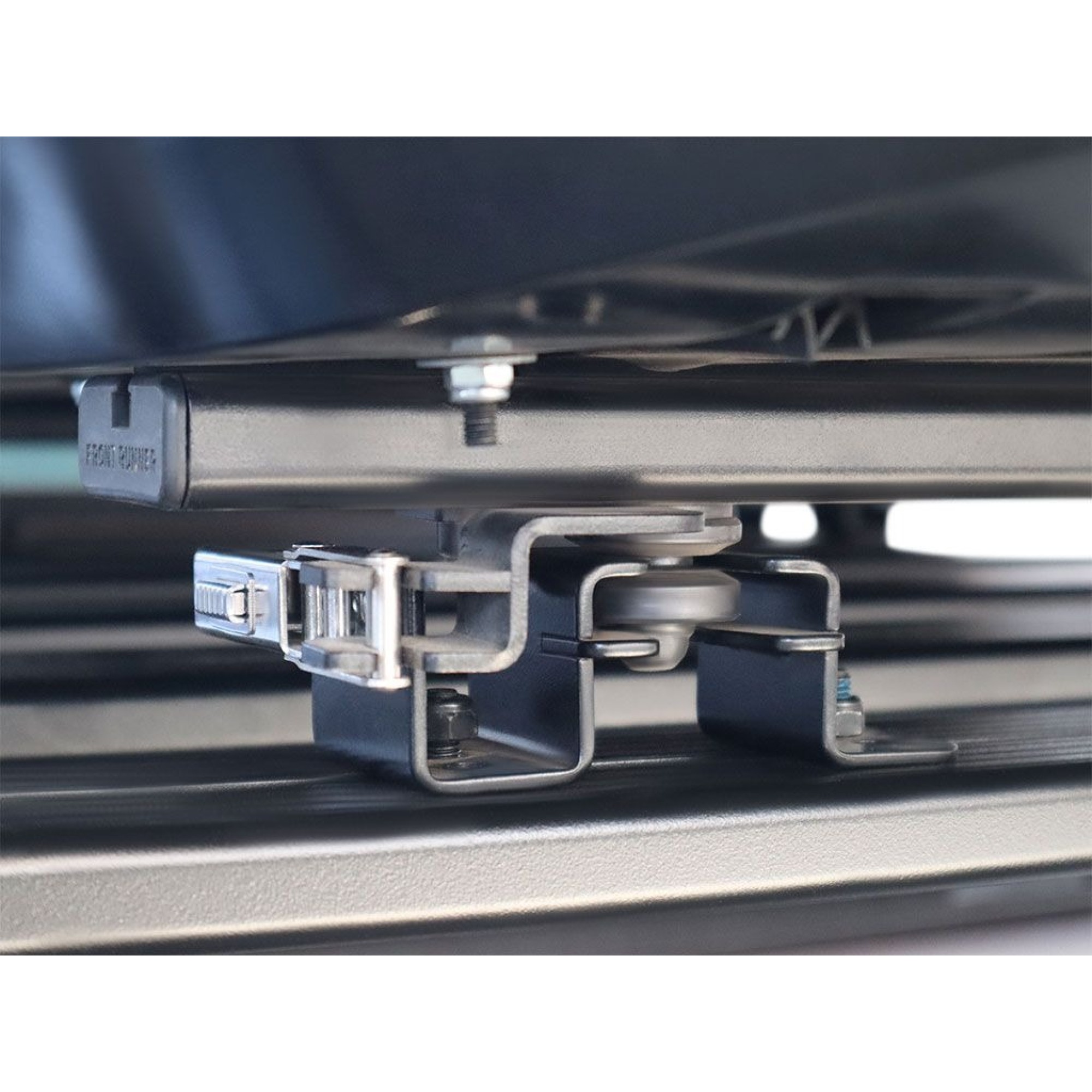 Front Runner Quick Release Cargo Box Bracket