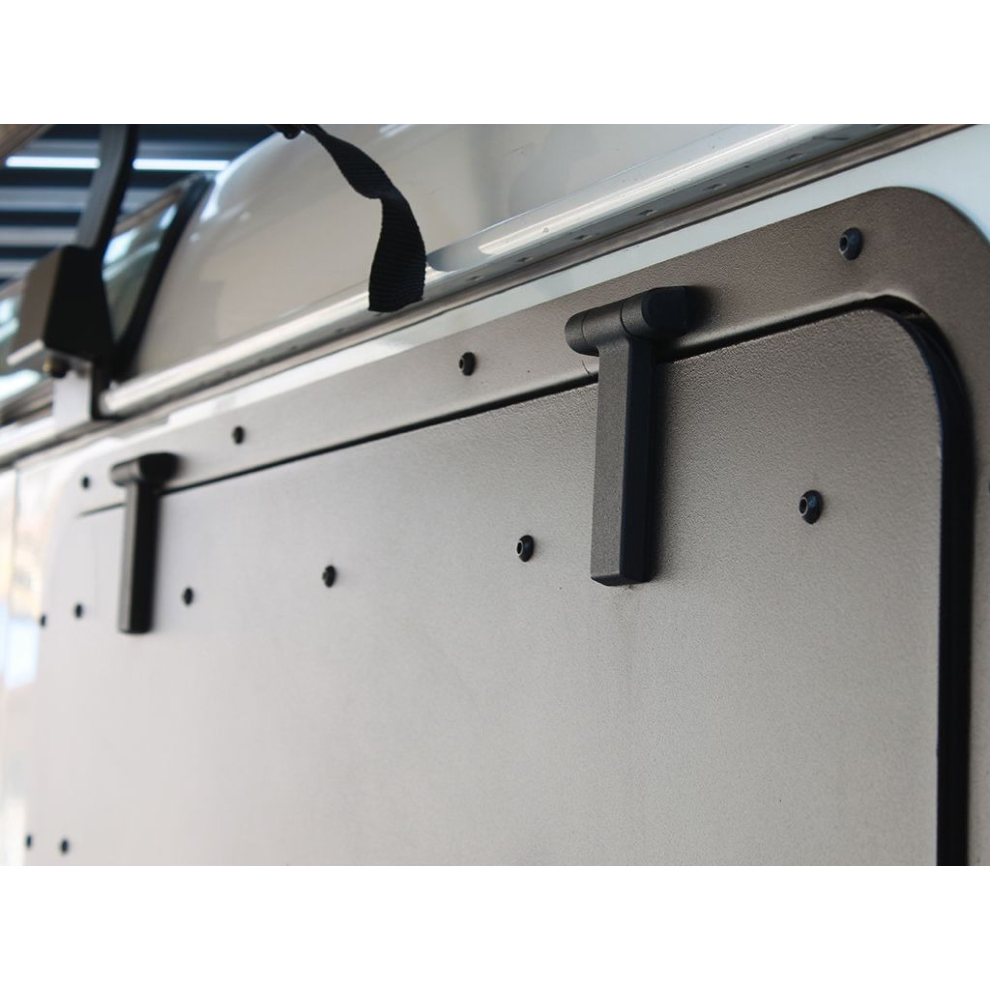 Front Runner Gullwing Hinge