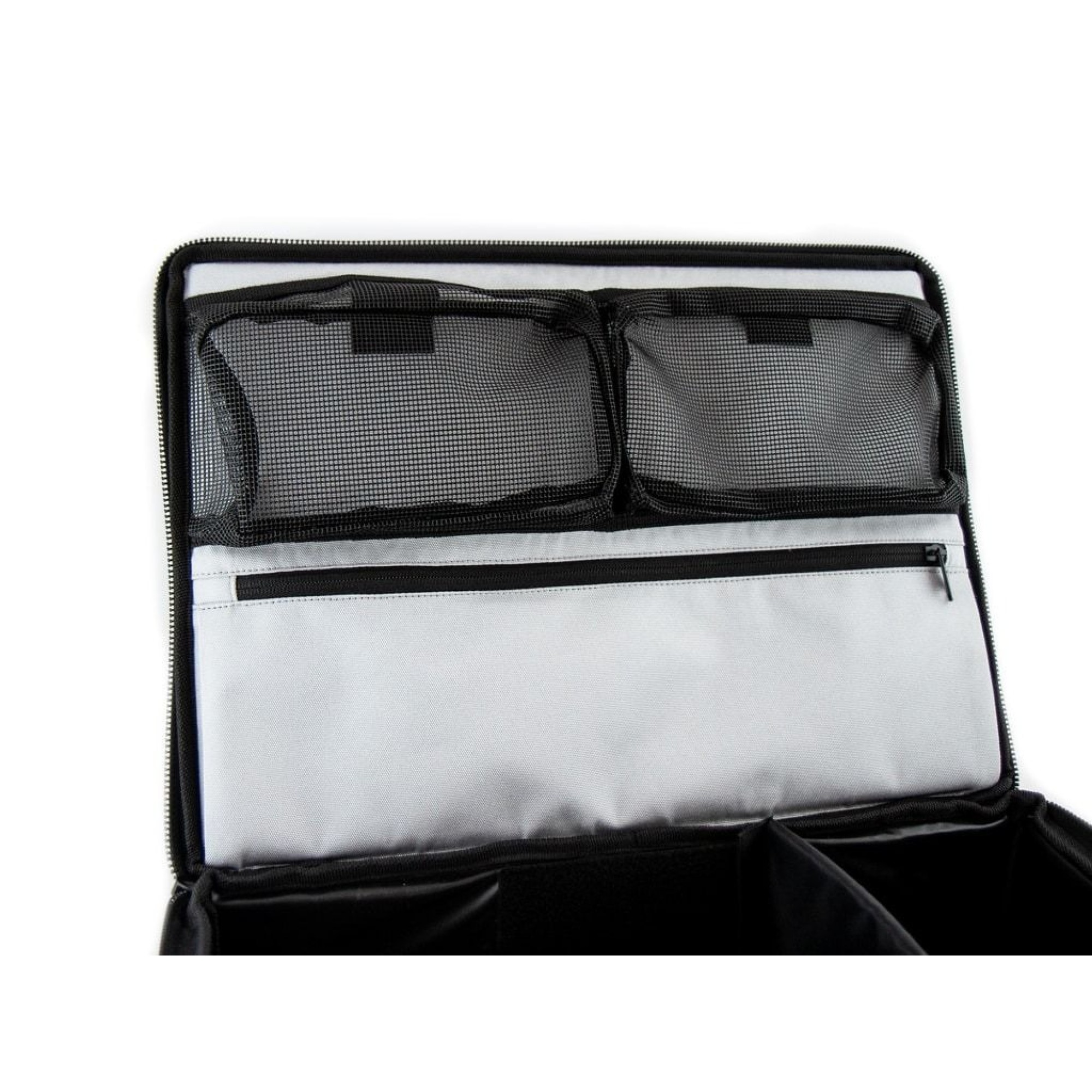 Front Runner Flat Pack Canvas Box Consists Of: 1 x Flat Pack, 2 x Mesh Storage Pockets 1 x Zippered, Water-repellant Storage Pocket, 1 x Vinyl-lined Moveable Divider, 1 x Exterior Clear Vinyl Label Pocket, 4 x Two-sided Content ID Cards.