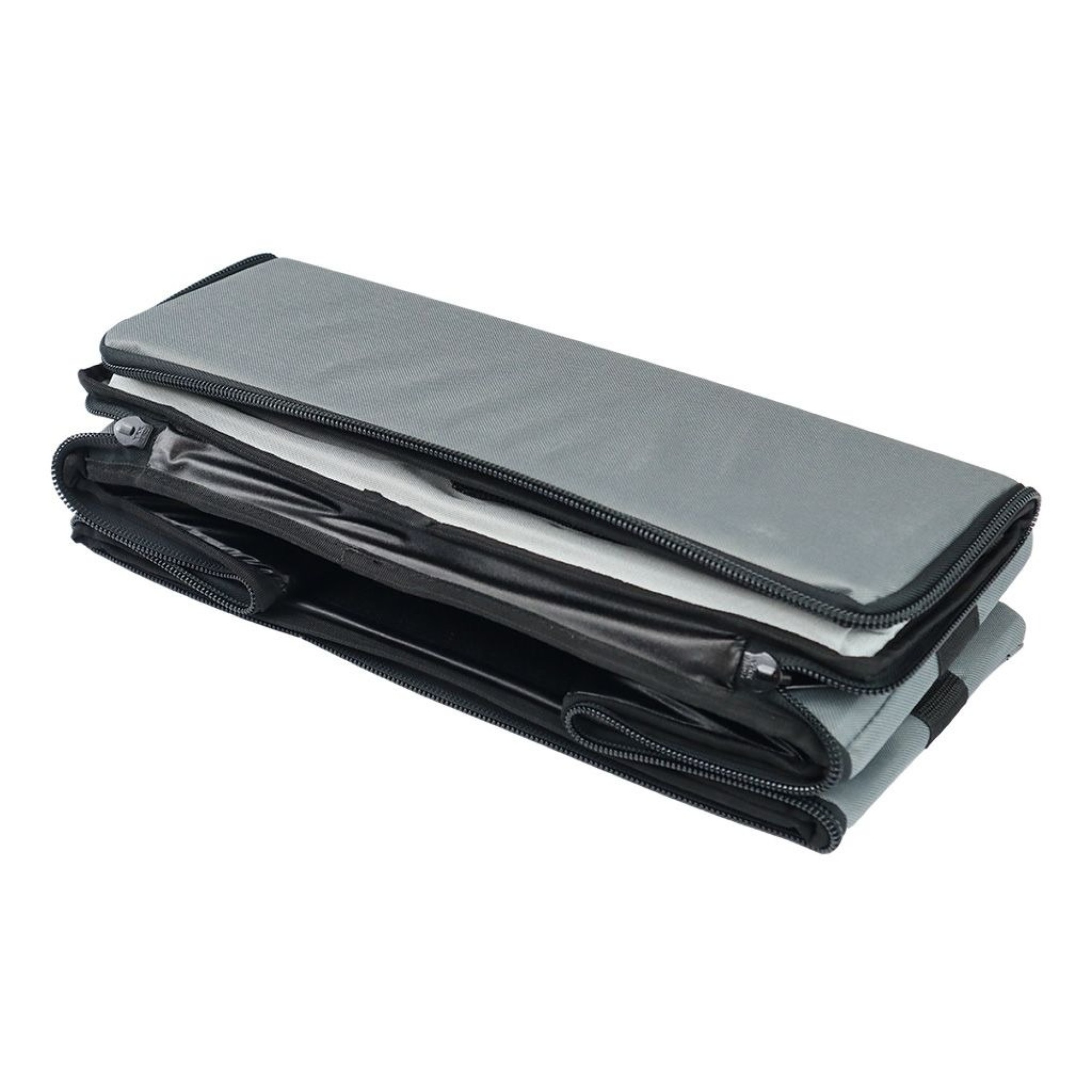 Front Runner Flat Pack Canvas Box Consists Of: 1 x Flat Pack, 2 x Mesh Storage Pockets 1 x Zippered, Water-repellant Storage Pocket, 1 x Vinyl-lined Moveable Divider, 1 x Exterior Clear Vinyl Label Pocket, 4 x Two-sided Content ID Cards.
