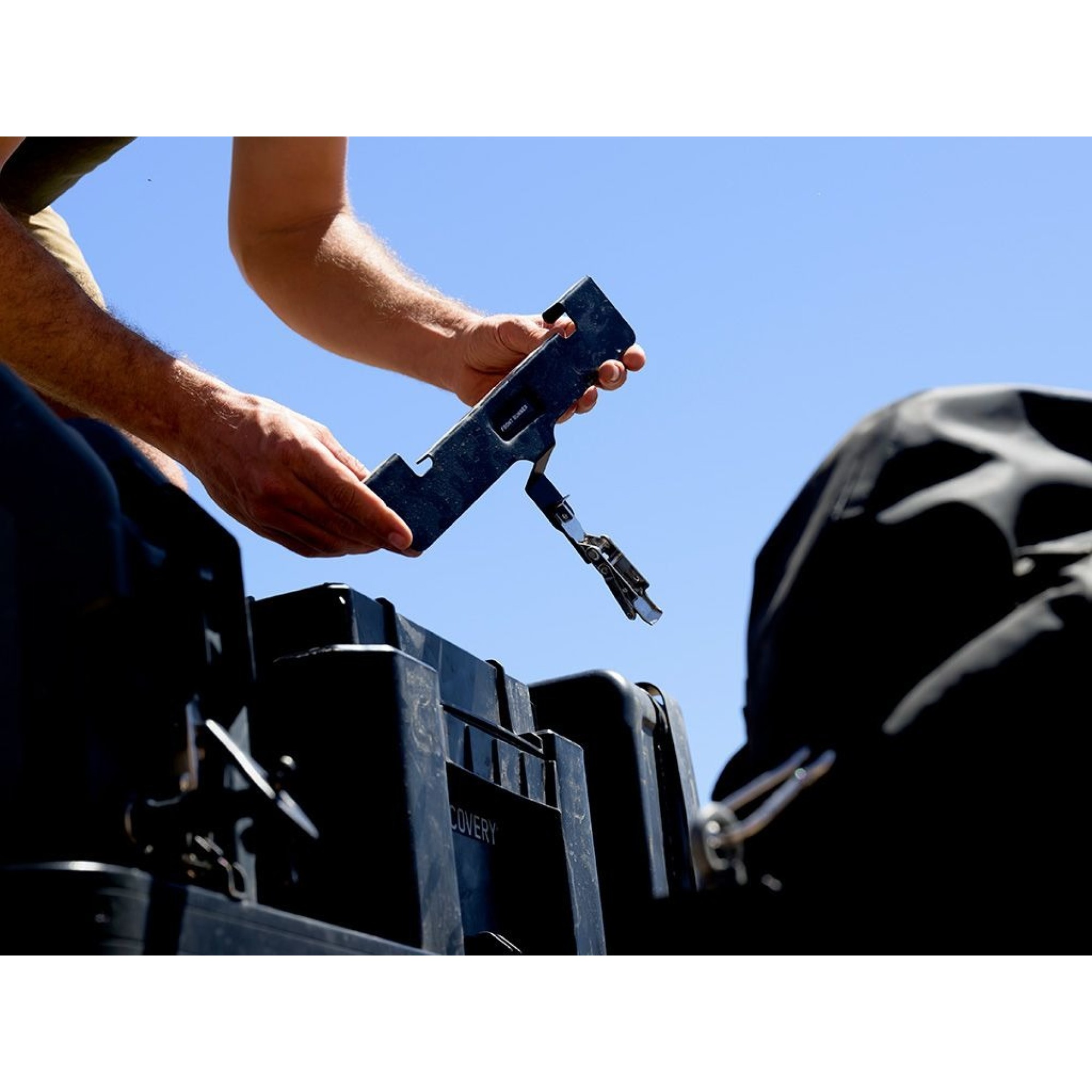 Front Runner Wolf Pack Pro Rack Mounting Bracket/Mkii