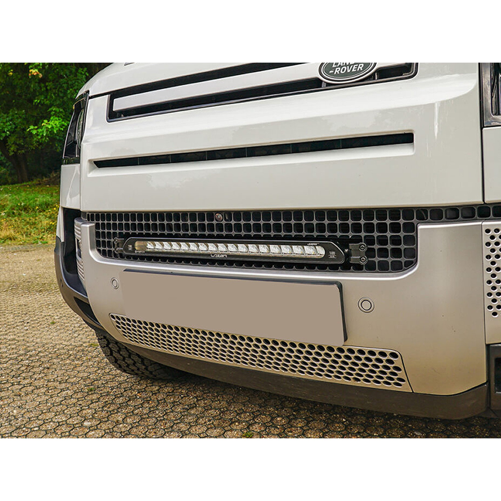 Grille Mount Kit Elite with I-lba Defender 2020 on