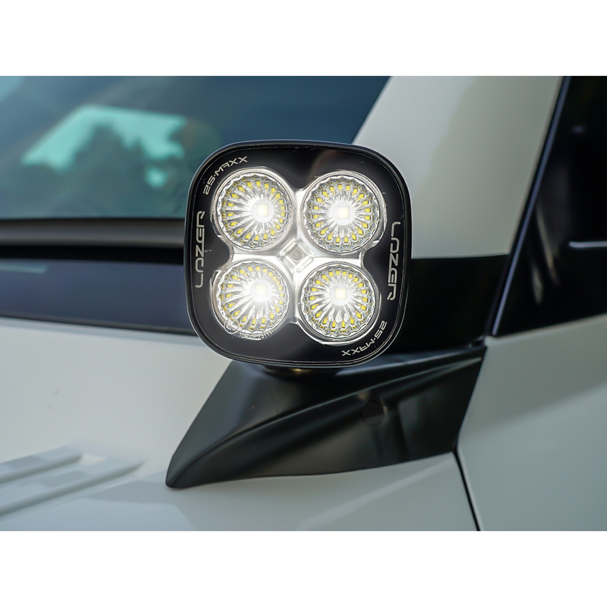 A Pillar Mounting Kit Defender 2020 on