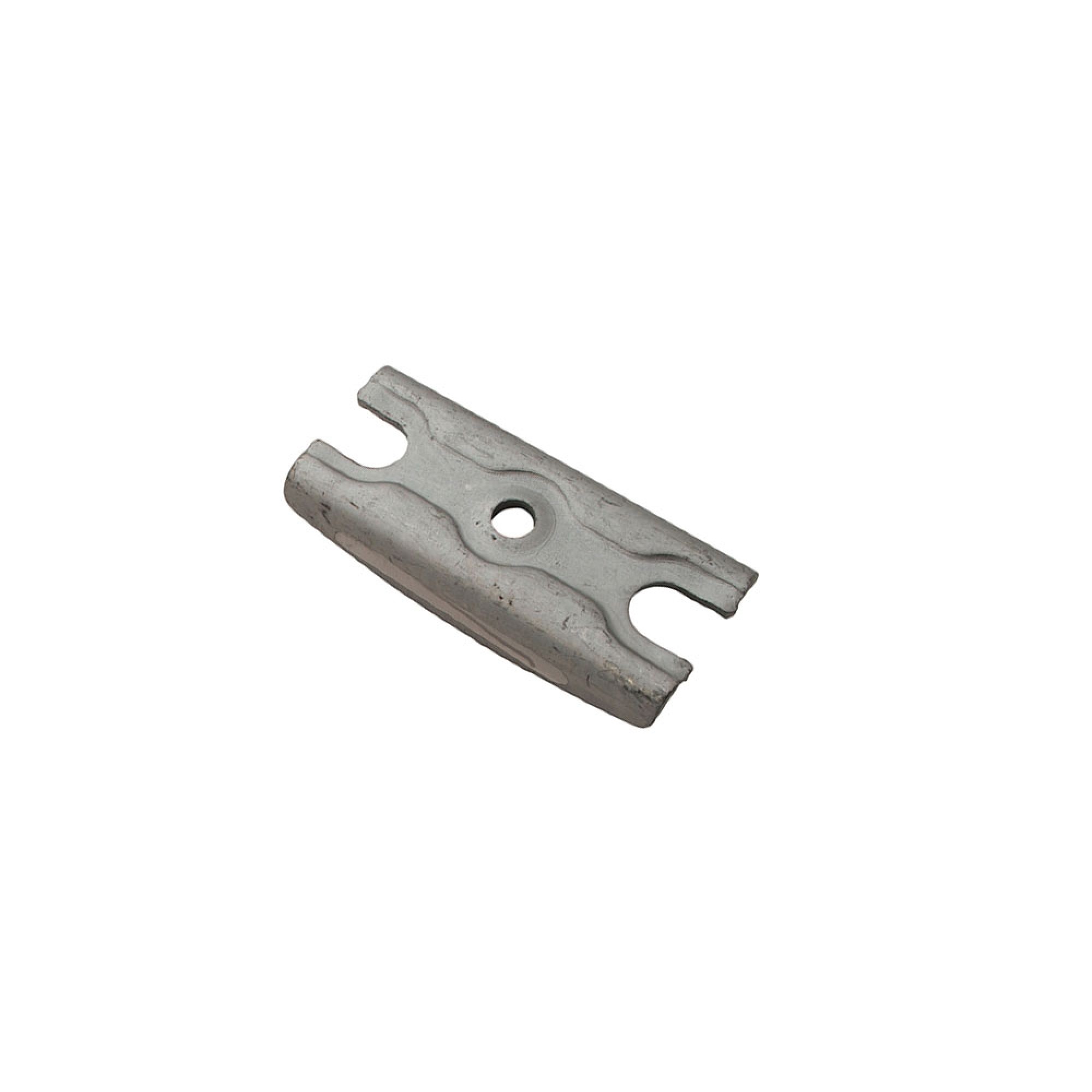 LR058107 - Fuel Pipe Clamp from Chassis DA444247
