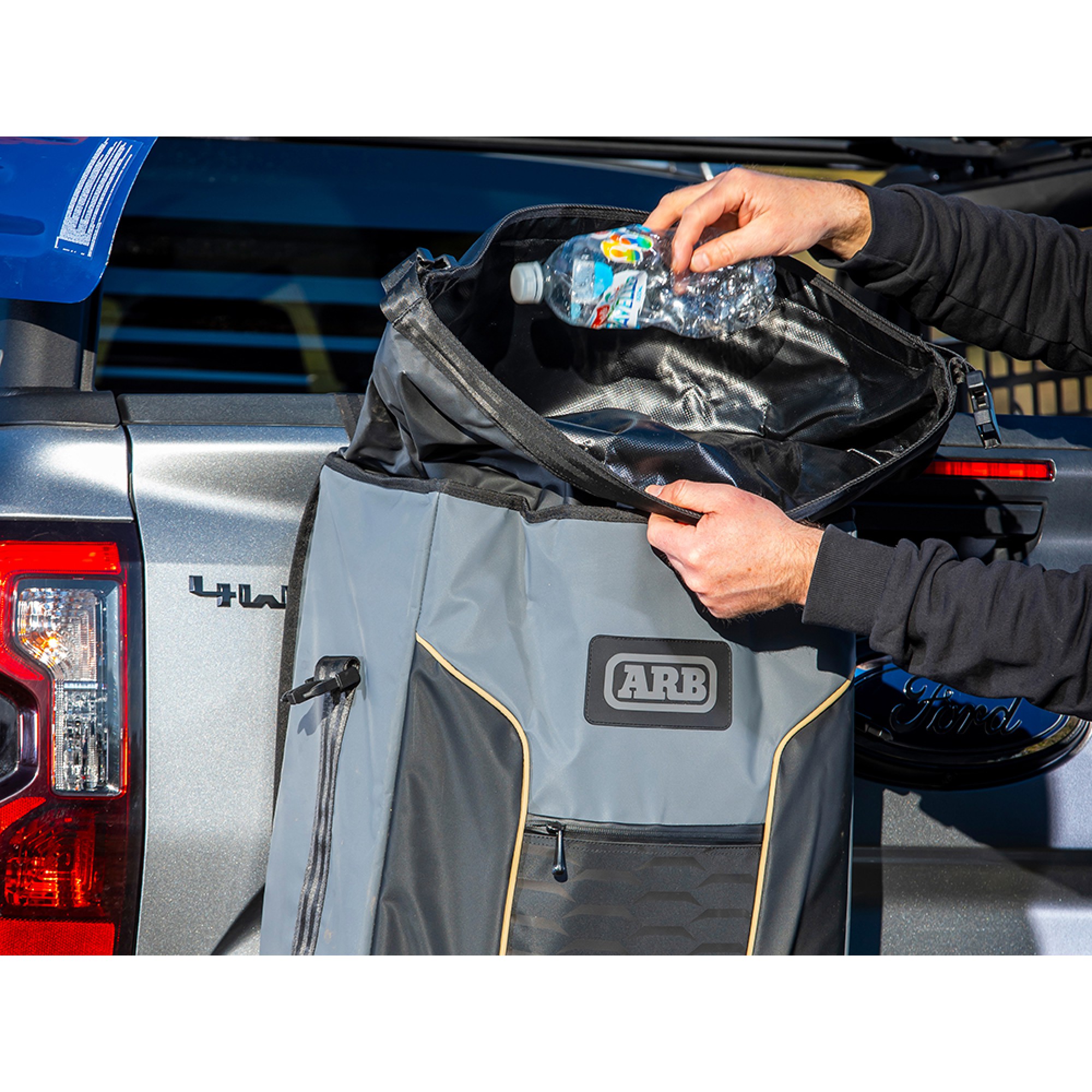 トラッシュバッグ arb Spare Tire Trash Bag ARB 4305 Track Pack Bag 