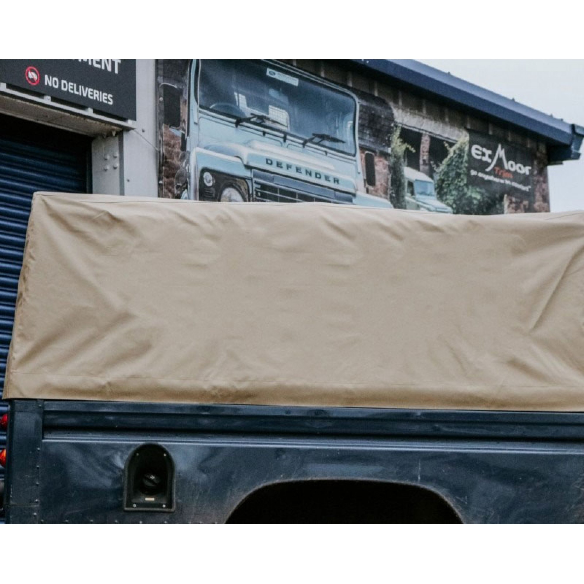 EXT211-18 - Full Sand Pvc Hood for Defender 110