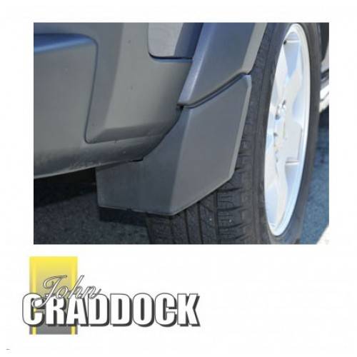 Kit Mudflap Rear Discovery 3 Oe Note. Not Suitable for Painted Rear Bumpers on Discovery 4 Or 2009 Onwards