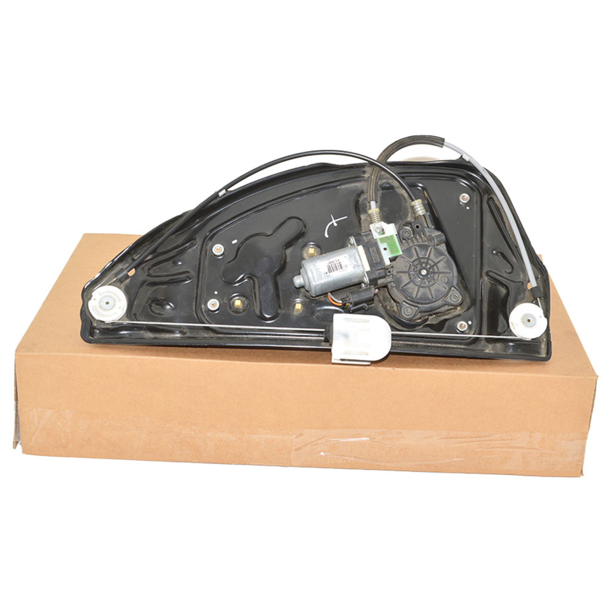 LR060138 - RH Rear Side Door Window Regulator