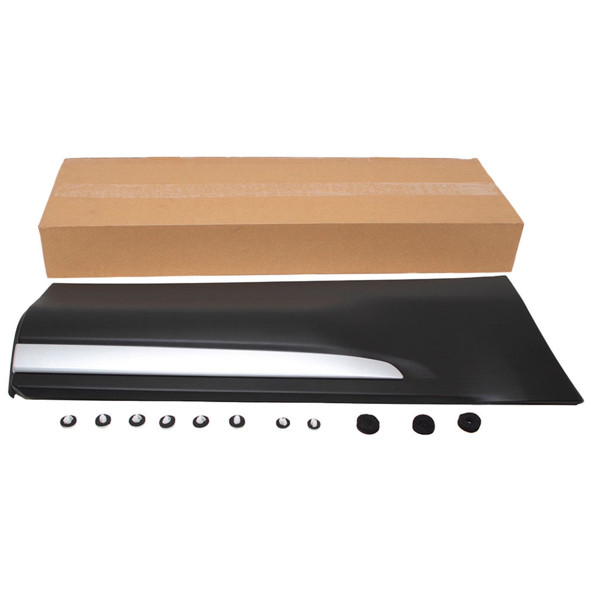 LR079524 - RH Door Moulding with Atlas Body Moulding Insert